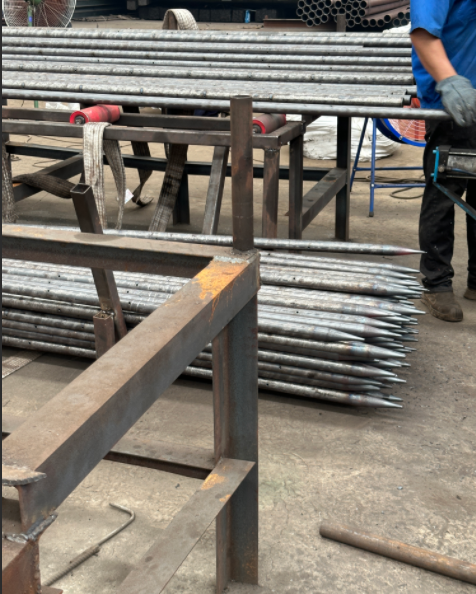 鄂州建筑工程所需材料：钢花管，超前小导管